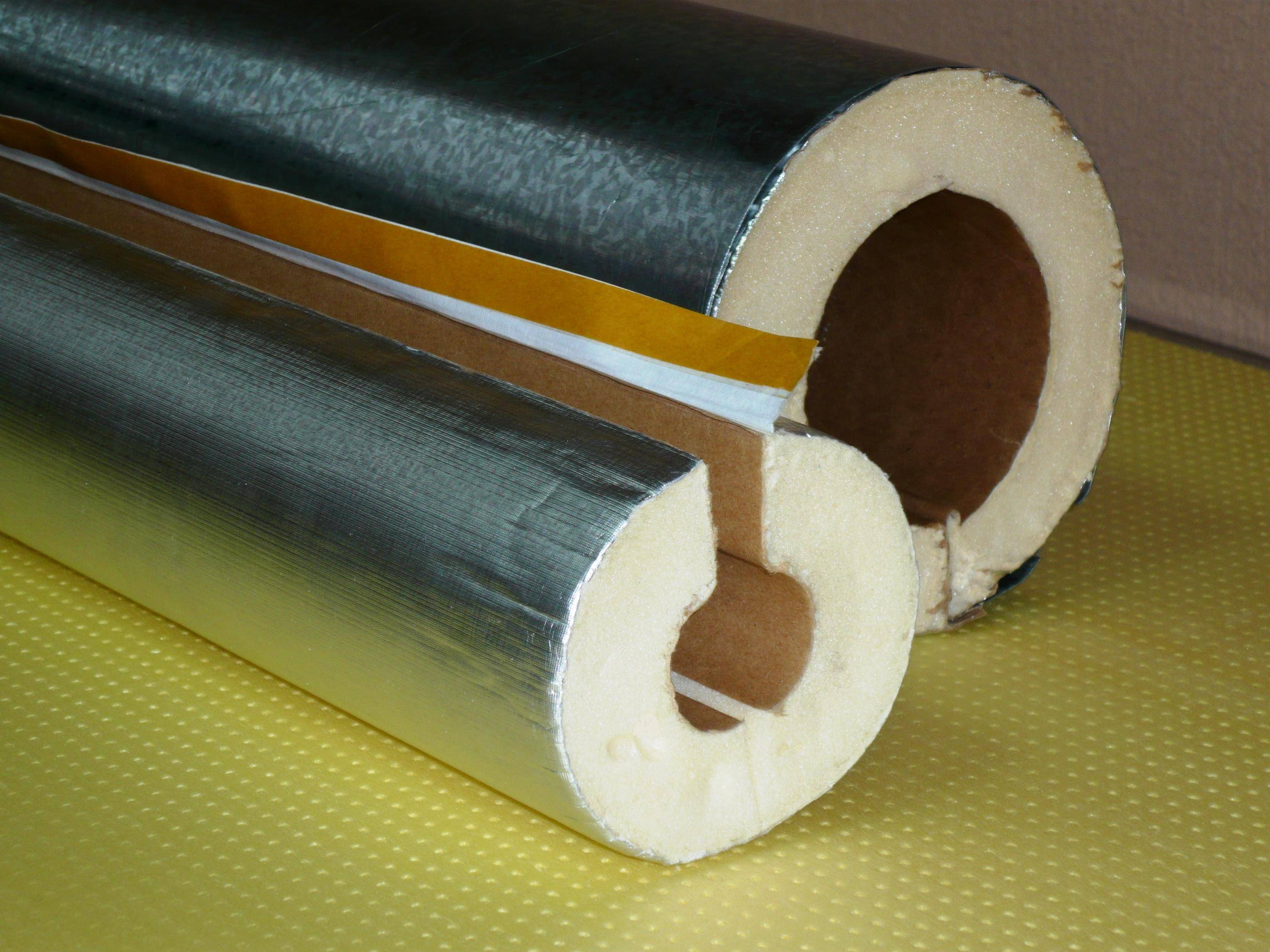 Isolation thermique des tuyaux de chauffage et d'alimentation en eau