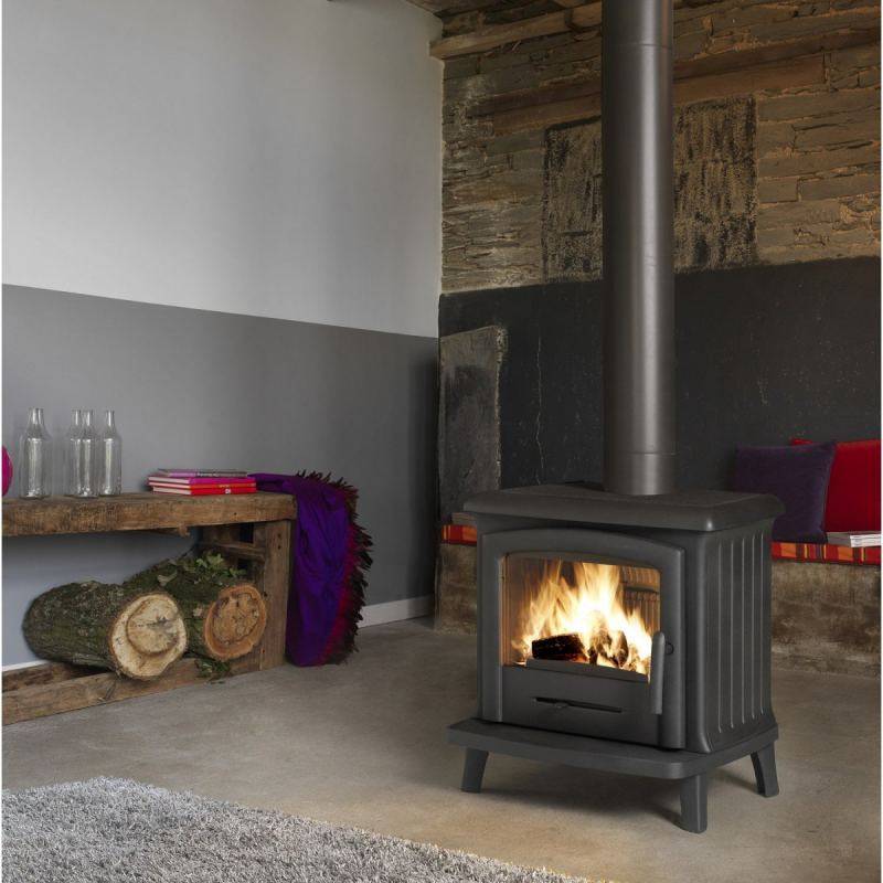 Organisation du chauffage des bâtiments multi-pièces à l'aide de poêles à bois