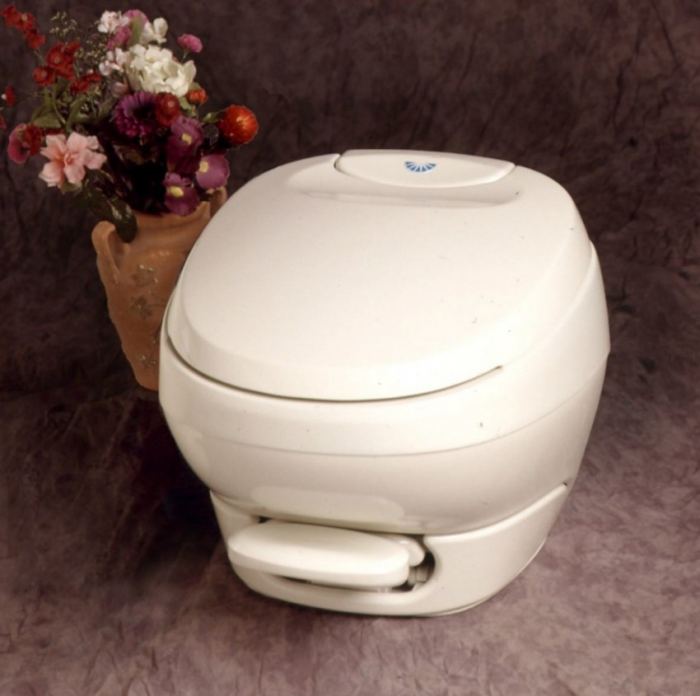 Comment choisir un placard sec pour une résidence d'été: conseils pour choisir et revoir les meilleurs modèles