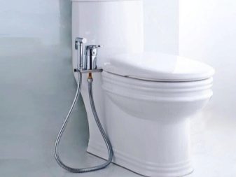 Aperçu comparatif du couvercle du bidet, de la tête du bidet et de la fixation du bidet et de leur connexion