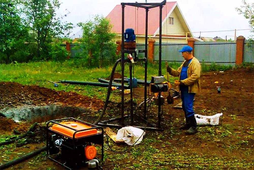 Comment forer un puits sur le site: méthodes et méthodes de forage