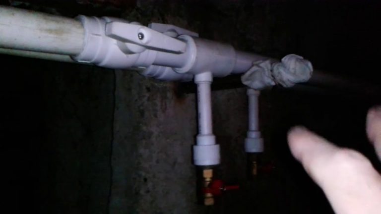 Comment expulser une poche d'air du système de chauffage et purger l'air avec un robinet ?