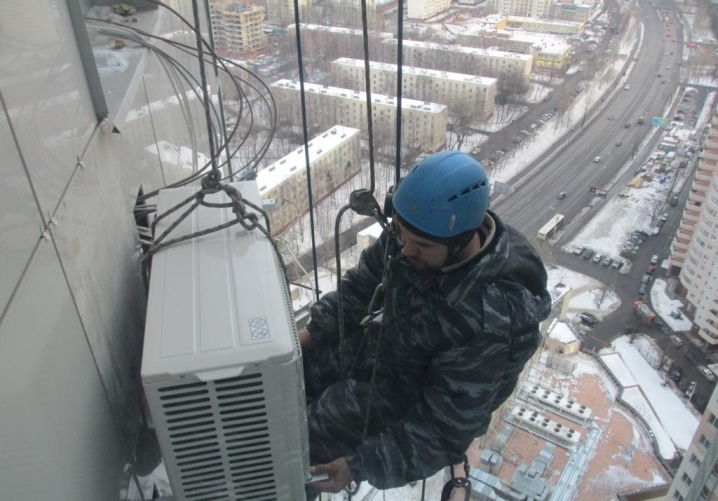 Le dispositif de l'unité intérieure du système split: comment démonter l'équipement pour le nettoyage et la réparation