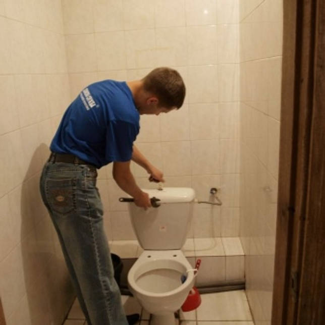 Comment remplacer une cuvette de toilettes: démonter l'ancienne et en installer une nouvelle de vos propres mains