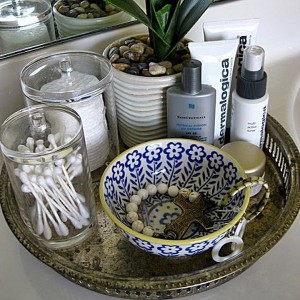 Comment j'ai fabriqué ma propre table à plateau pour économiser de l'argent