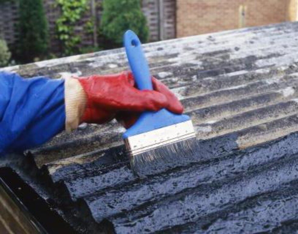 L'ardoise sur le toit a éclaté, comment la réparer - nous la construisons nous-mêmes