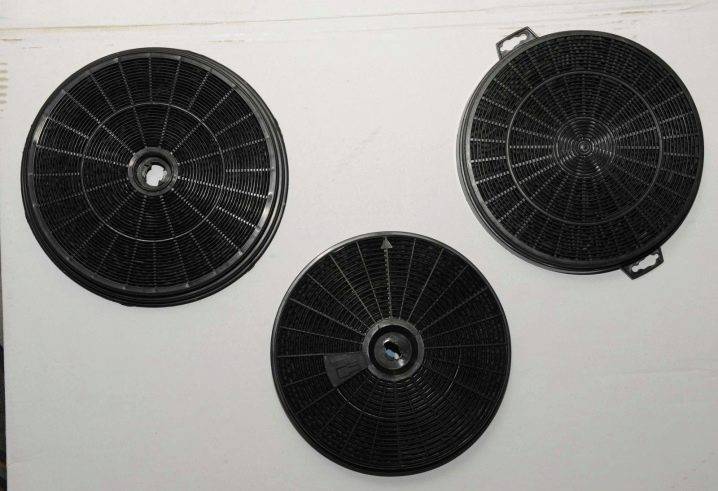 Filtre à charbon pour échappement: appareil, principe de fonctionnement et technologie de remplacement