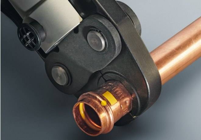 Tuyaux et raccords en cuivre: types, marquage, caractéristiques de la disposition d'un pipeline en cuivre