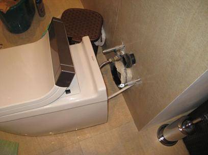 Comment remplacer une cuvette de toilettes: démonter l'ancienne et en installer une nouvelle de vos propres mains