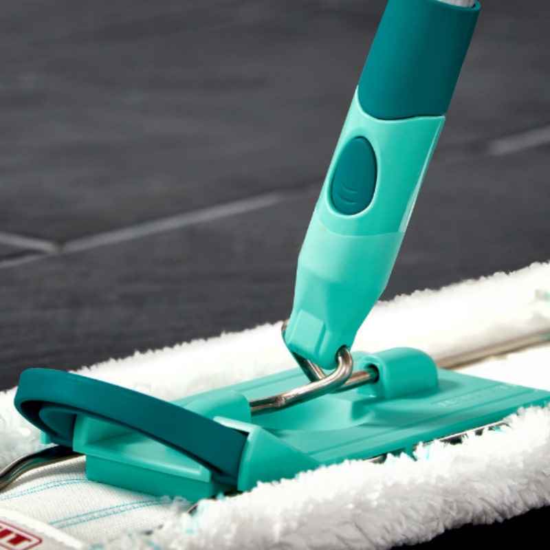 Les meilleurs aspirateurs serpillières : classement des modèles populaires + précieuses recommandations pour les acheteurs