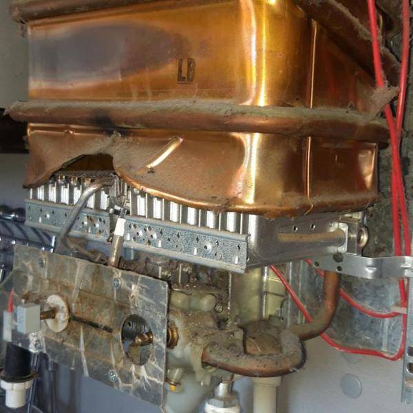 Remplacement d'un geyser dans un appartement: normes et exigences pour le remplacement d'un chauffe-eau à gaz