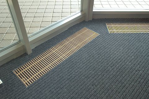 Installation indépendante de convecteurs au sol