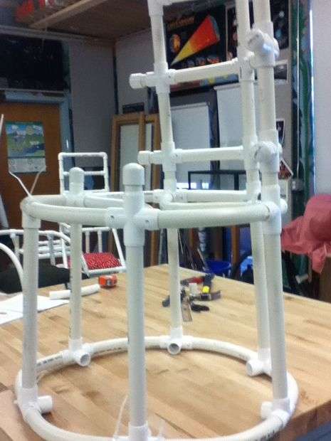 Meubles à faire soi-même à partir de tuyaux en pvc: idées d'étagères, de supports en tuyaux en plastique, de conception de table et de cintres