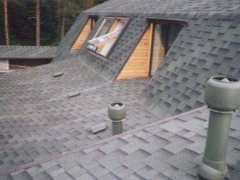 Tuyaux de ventilation sur le toit de la maison : aménager la sortie du tuyau d'échappement à travers le toit