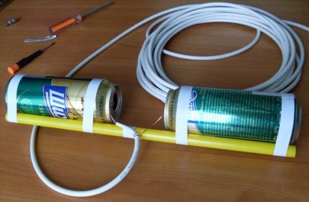 Comment faire un support TV de vos propres mains: options maison populaires