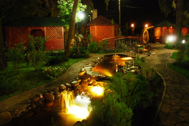 Balançoire de jardin à faire soi-même en métal: options maison populaires + instructions de montage