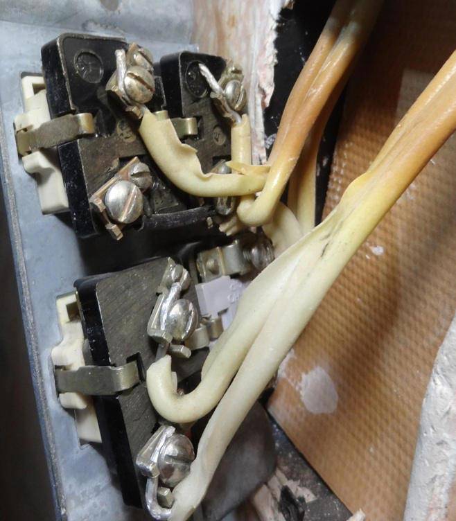 Comment choisir et connecter correctement un interrupteur à trois gangs