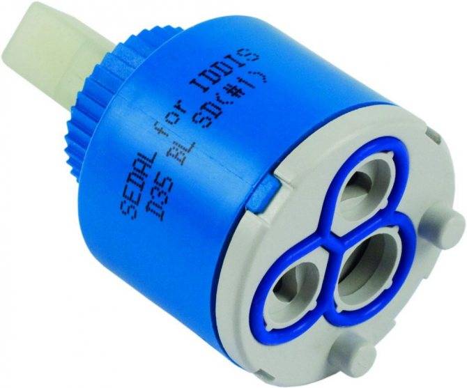 Remplacement d'une cartouche dans un robinet : instructions pour remplacer une ancienne pièce par une nouvelle