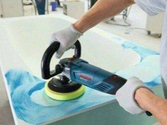 Restauration de baignoires à l'acrylique liquide : comment bien recouvrir une vieille baignoire avec un nouvel émail