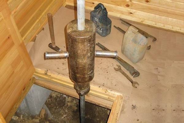 Appareil de puits abyssin à faire soi-même: comment fabriquer une aiguille de puits sur le site