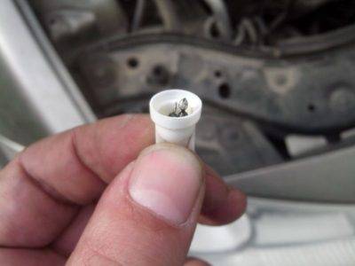 Comment changer l'ampoule du réfrigérateur "Indesit" ? Comment remplacer une ampoule dans un réfrigérateur