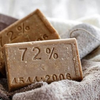 Un moyen simple mais efficace de nettoyer la grille de ventilation de la graisse