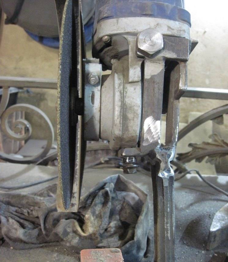 Machine de découpe pour le métal à faire soi-même: schéma et procédure d'assemblage de produits faits maison