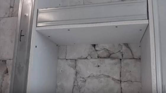 Nous fabriquons une étagère pour les livres de nos propres mains: 6 solutions originales