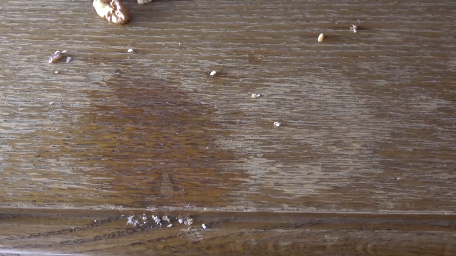 Comment enlever les rayures sur un plan de travail en aggloméré ? -papa carlo