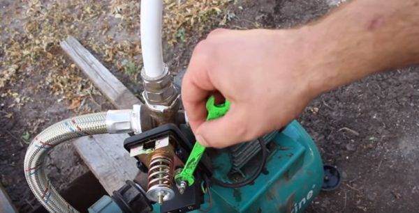 Comment régler la station de pompage de vos propres mains