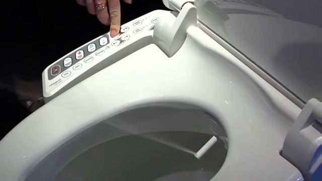 Choisir une toilette chauffée avec une fonction bidet et un microlift : caractéristiques