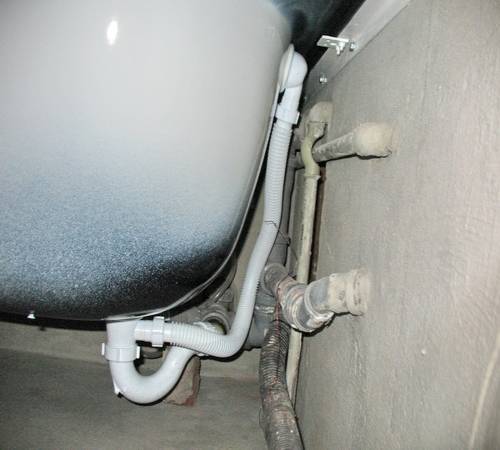 Comment installer une baignoire en acier de vos propres mains: instructions étape par étape