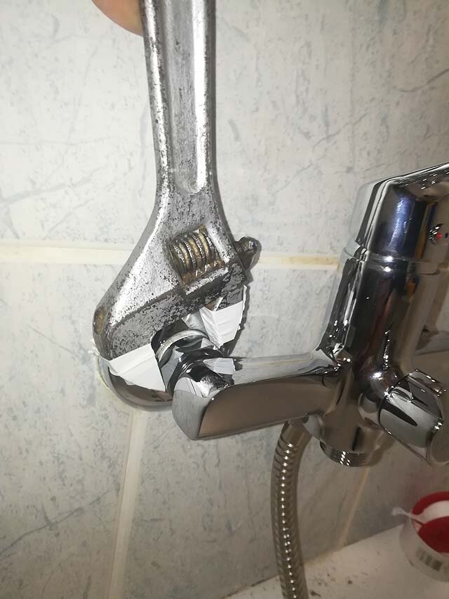 Auto-remplacement du robinet dans la salle de bain