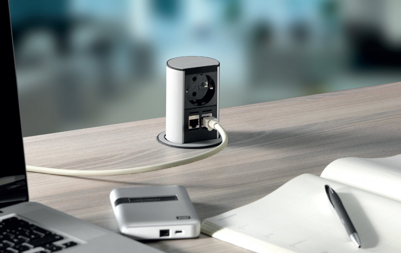 Prise rétractable: caractéristiques de choix, avantages et inconvénients, installation
