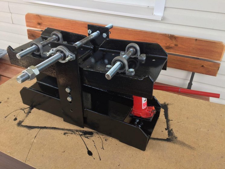 Comment plier un tuyau profilé à la maison avec et sans cintreuse pour une serre et une visière