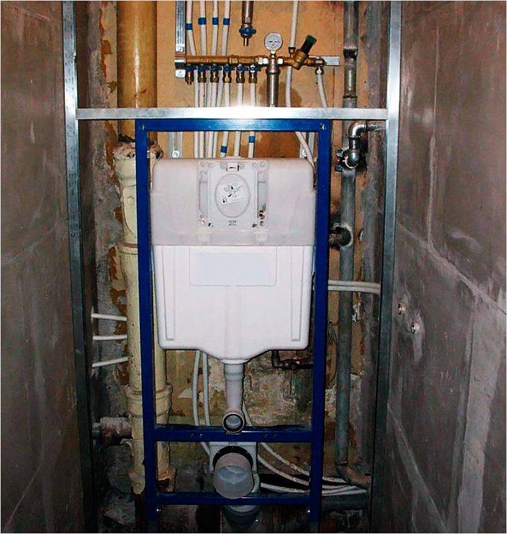 Installation d'installation de toilettes: instruction