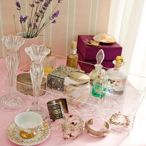 Comment j'ai fabriqué ma propre table à plateau pour économiser de l'argent