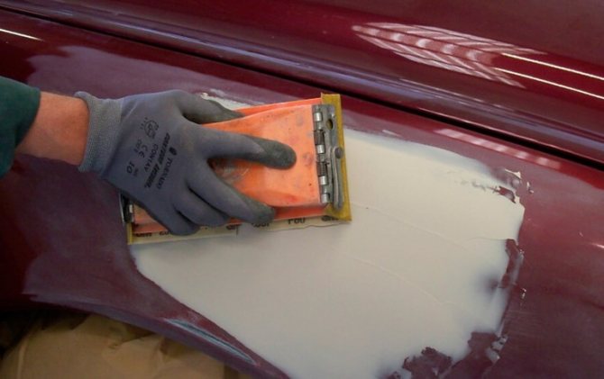 Ponçage en carrosserie