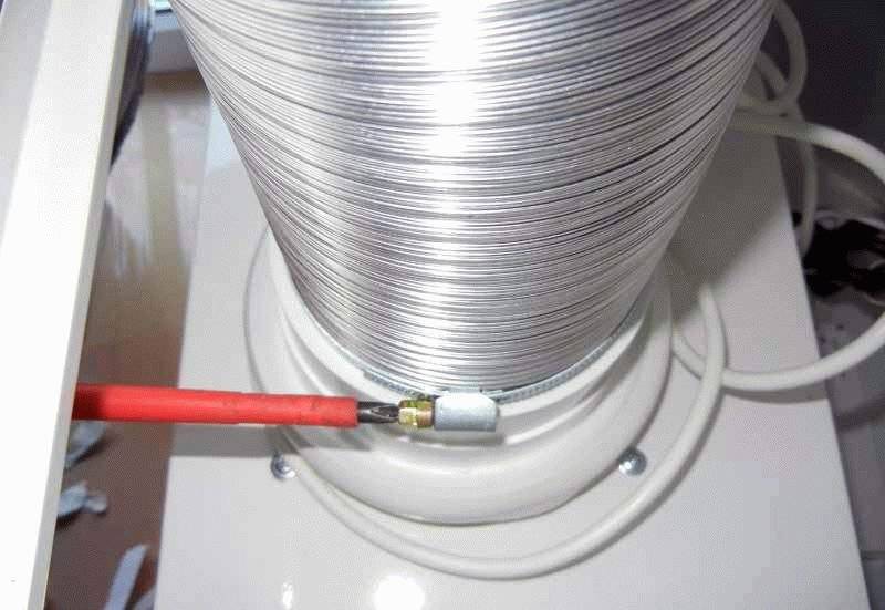 Comment installer une hotte sur une cuisinière à gaz : instructions d'installation étape par étape