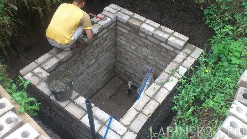 Fosse de vidange en brique: un guide étape par étape pour l'aménagement