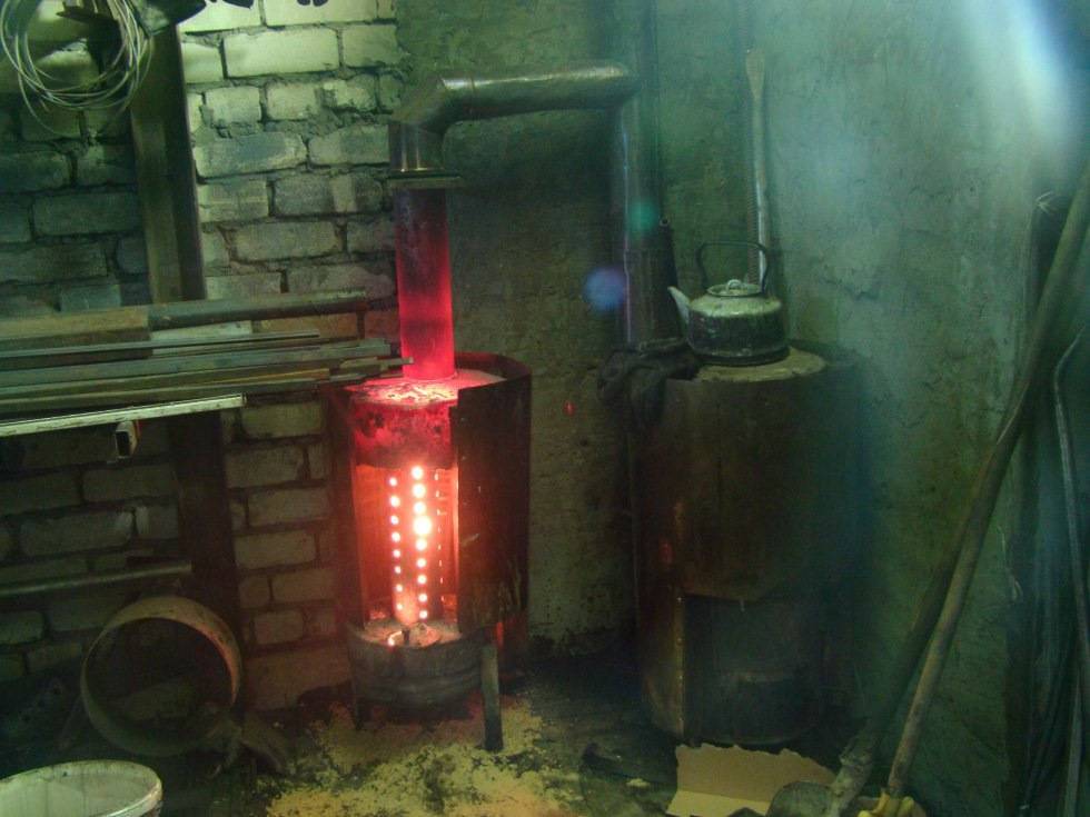 Comment faire du chauffage dans le garage de vos propres mains: un schéma du système de chauffage de l'eau et de l'électricité