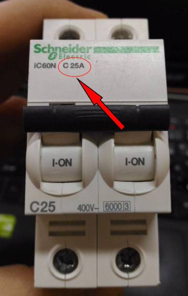 Choisir une machine automatique pour la puissance de charge, la section de câble et le courant: principes et formules de calcul