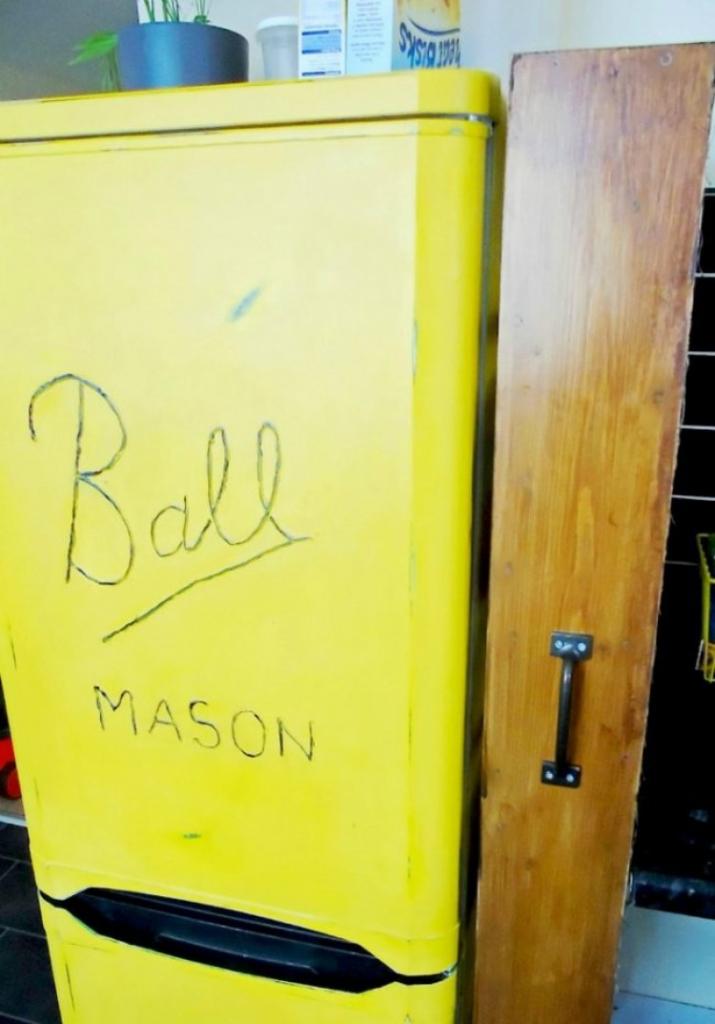 Comment j'ai fabriqué une étagère coulissante de mes propres mains pour qu'il y ait plus d'espace dans le réfrigérateur