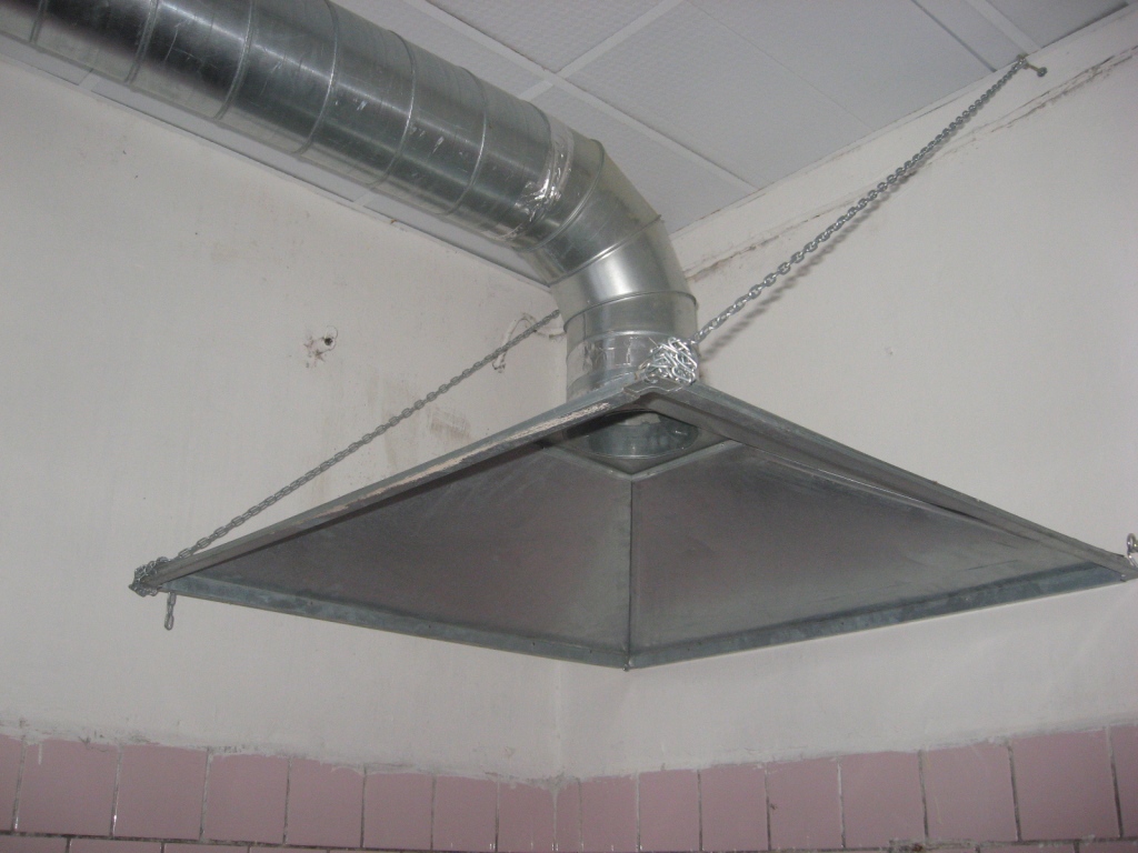 Hotte pour la cuisine avec un conduit d'air: comment aménager une hotte dans la cuisine avec et sans caisson