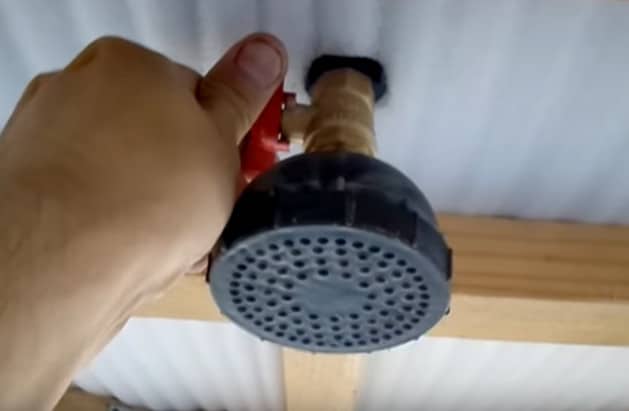 Placard sec à faire soi-même pour les chalets d'été: un guide étape par étape pour construire un placard sec en tourbe