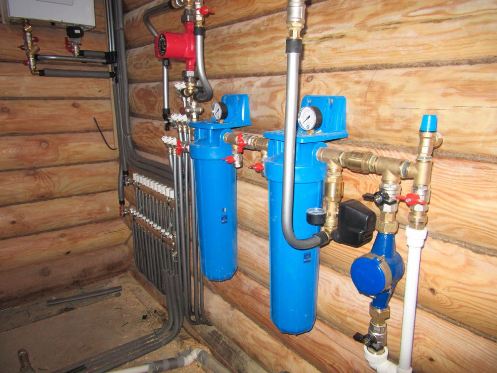 Plomberie dans une maison privée: schéma, câblage, installation