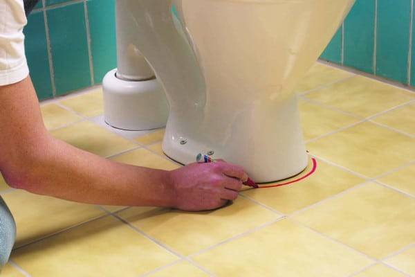 Installer un bidet et le raccorder à l'égout : instructions d'installation étape par étape