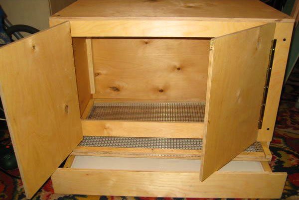 Appareils de chauffage pour chauffer les poulets dans les poulaillers