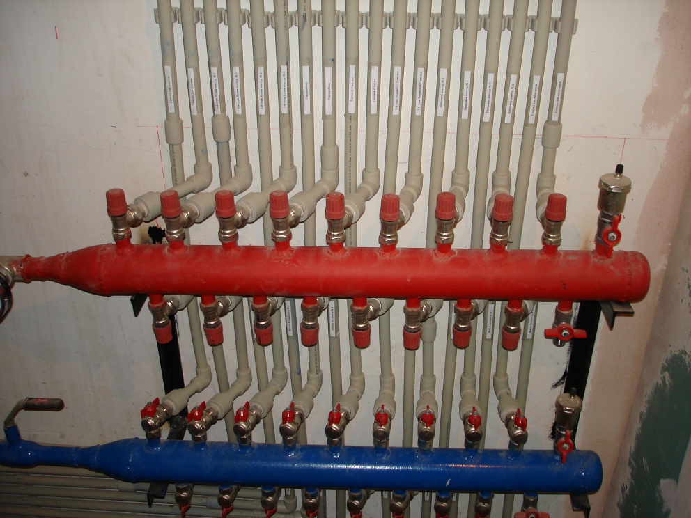 Qu'est-ce qu'un peigne pour chauffage au sol: appareil et principe de fonctionnement