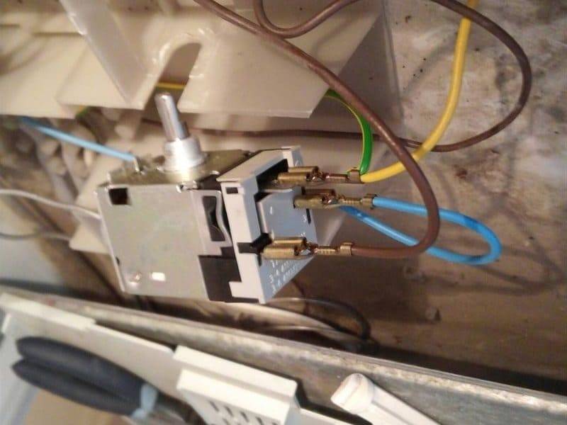 Comment réparer un réfrigérateur : trouver la cause de la panne + méthodes de réparation